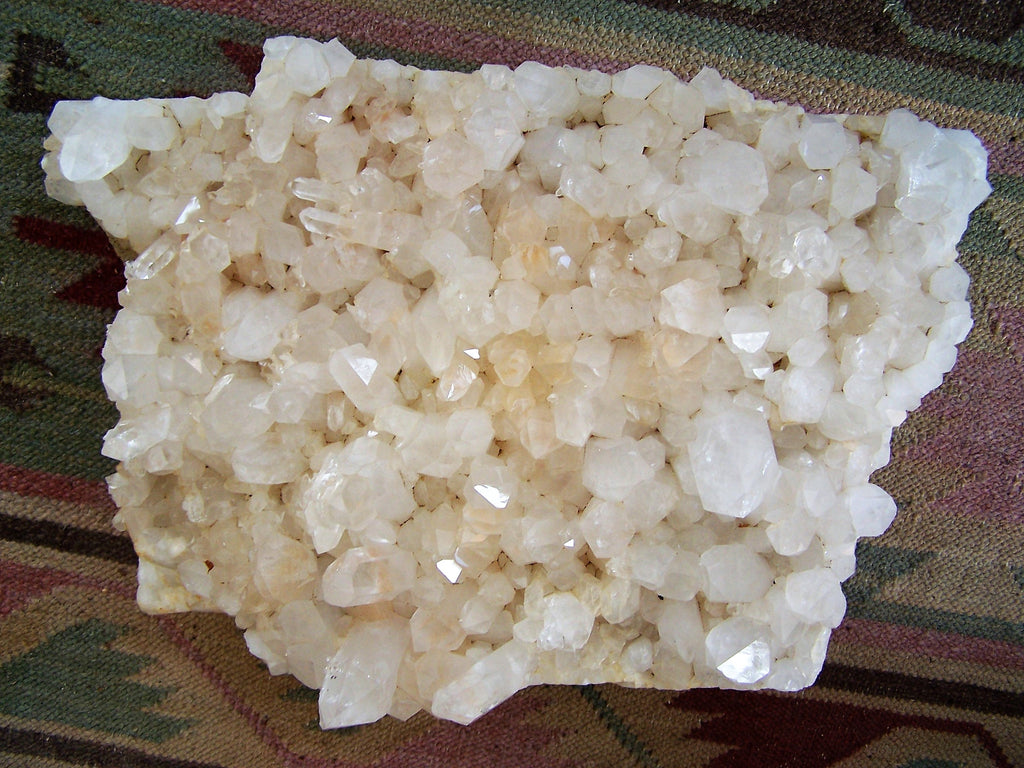 large quartz cluster