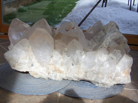 large quartz cluster